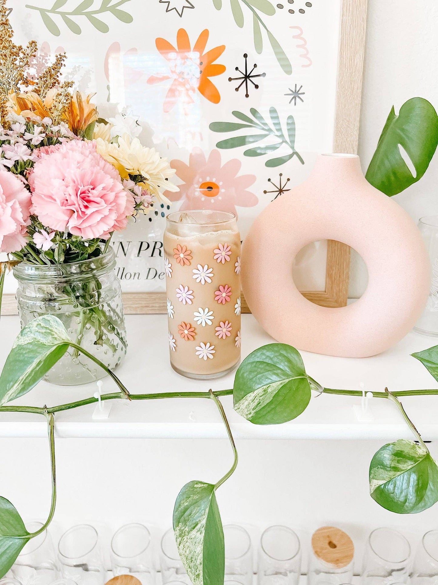 20oz Retro Daisy Iced Coffee Beer Can Glass